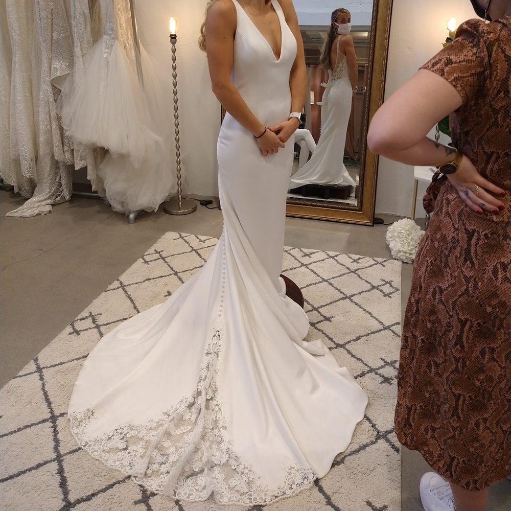 Elegant White Wedding Dress